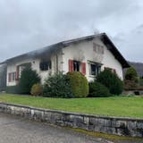 Feuer in Einfamilienhaus – Bewohner können Haus rechtzeitig verlassen