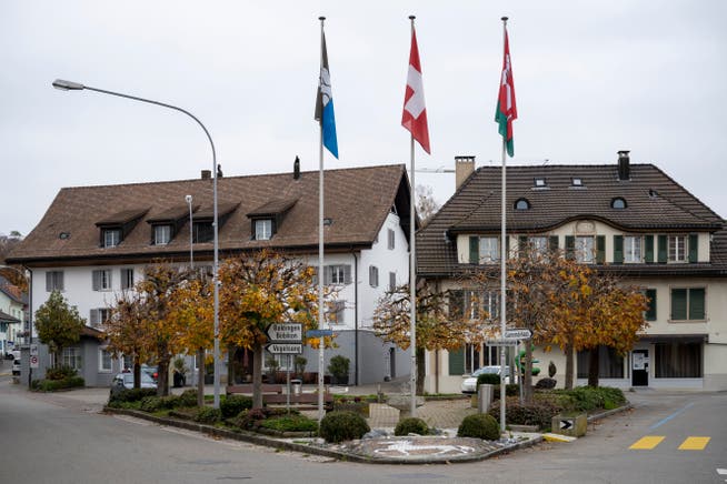 Der Dorfplatz in Lengnau: Die Gemeinde will das Zentrum noch stärker in eine Begegnungszone verwandeln.