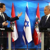 Sebastian Kurz (links) auf Besuch bei Benjamin Netanyahu in Jerusalem, Juni 2018. (Keystone)