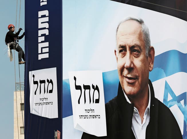 Wahlplakat für Benjamin Netanjahu in der Nähe von Tel Aviv.