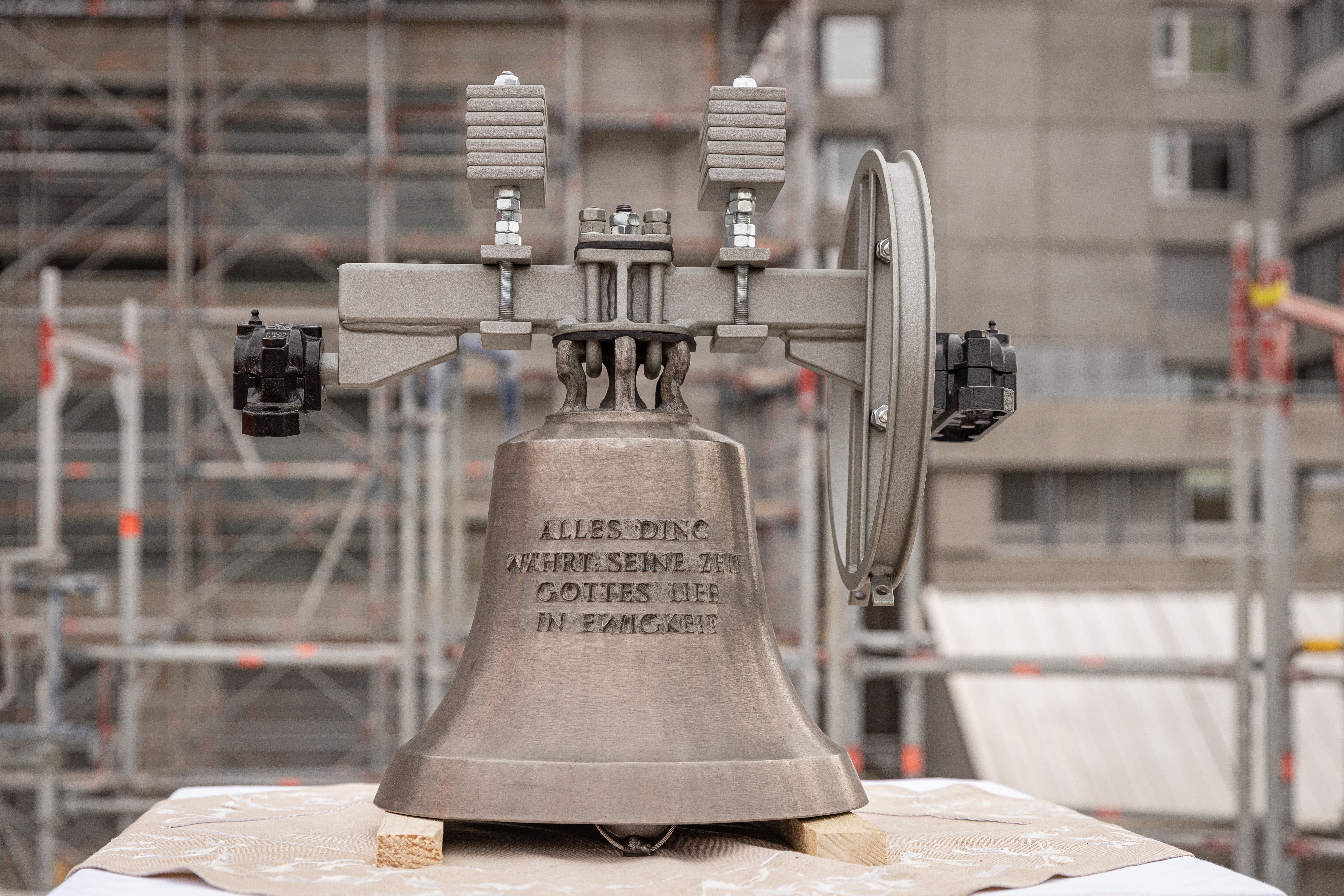 Die 40 Kilogramm schwere Glocke wurde von der Aarauer Glockengiesserei Rüetschi AG restauriert.