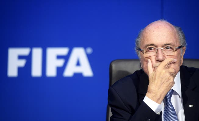 Sepp Blatter wird von der Fifa-Ethikkommission bereits zum zweiten Mal bestraft (Archiv).