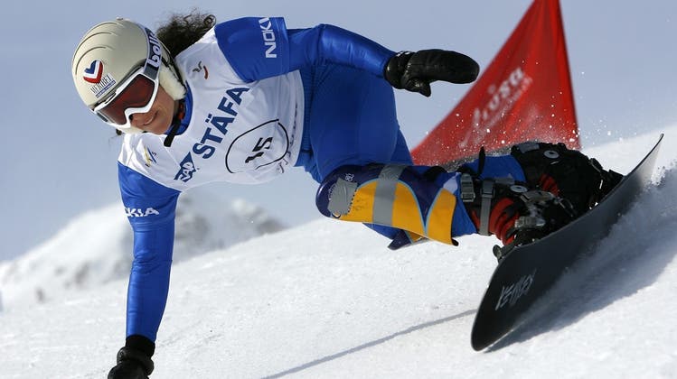 Julie Pomagalski beim Parallelslalom in Arosa an den Snowboard-Weltmeisterschaften in Arosa 2007. (Bild: Keystone)