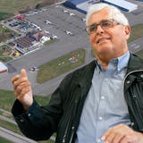 Werner Neuhaus ist Präsident des Regionalverbands Aargau des Aero-Clubs der Schweiz und somit zuständig für den Flugplatz Birrfeld. (Bild: Claudio Thoma (21. Mai 2019))
