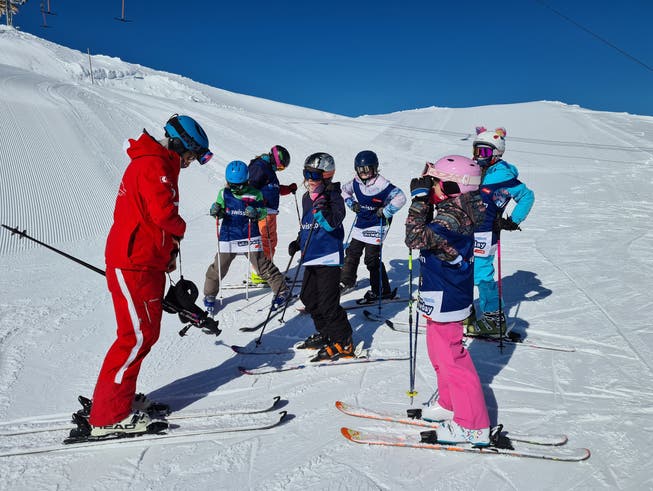 Swisscom «Snowdays»: In kleinen Gruppen wurden die Schulkinder von ausgebildeten Skilehrern instruiert.
