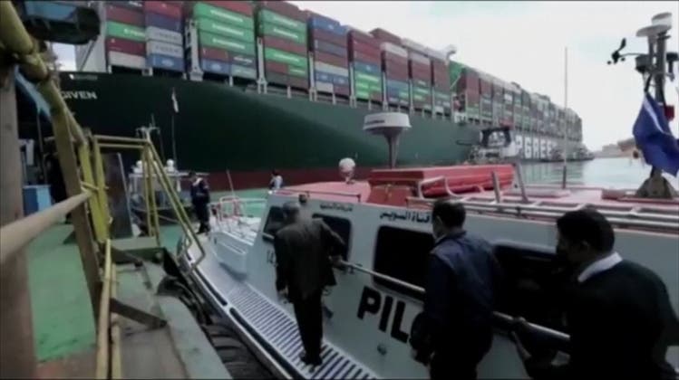«Leichte Bewegung» bei Freilegung von Containerschiff im Suezkanal