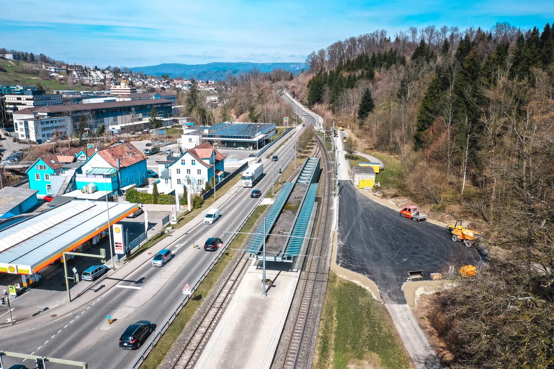 Im Rahmen der Limmattalbahn-Baustelle findet im Dietiker Zentrum der Ausbau der Bremgarten-Dietikon-Bahn auf zwei Gleise statt.