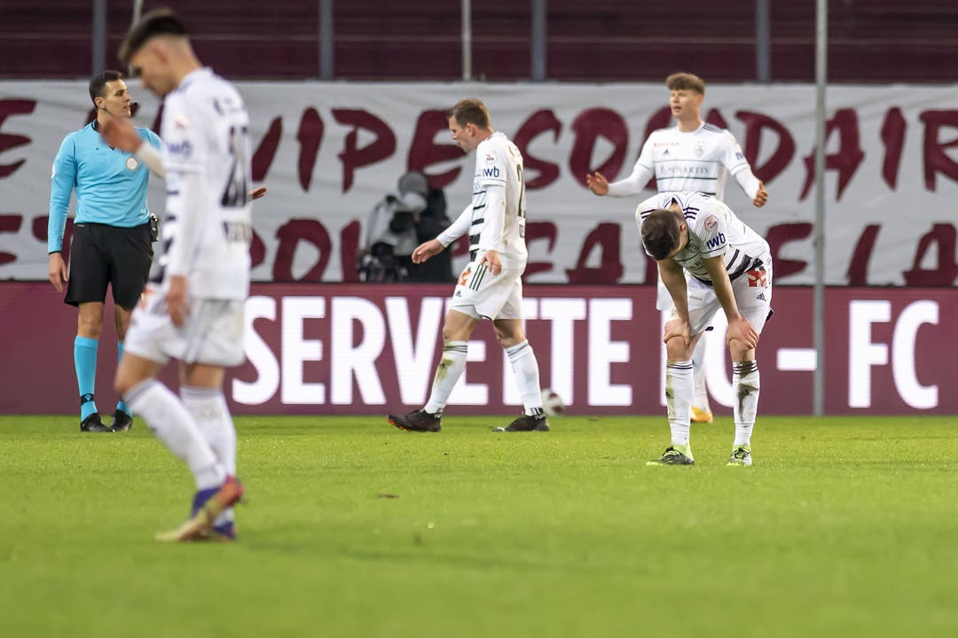 Erneut hängende Köpfe beim FCB nach der 1:2-Niederlage gegen Servette.
