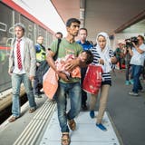 Nur die Hälfte wurde als Flüchtlinge anerkannt: Syrer bei der Ankunft in der Schweiz. (Urs Bucher)
