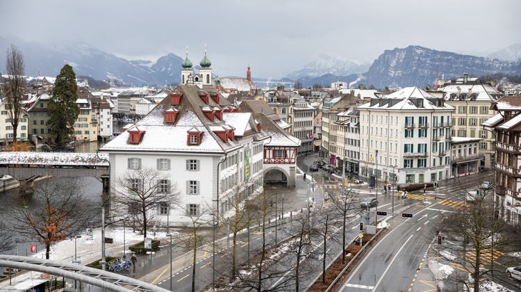 Kasernenplatz mit Naturmuseum im Hintergrund. (Bild: Manuela Jans-Koch (Luzern, 28. Januar 2021))