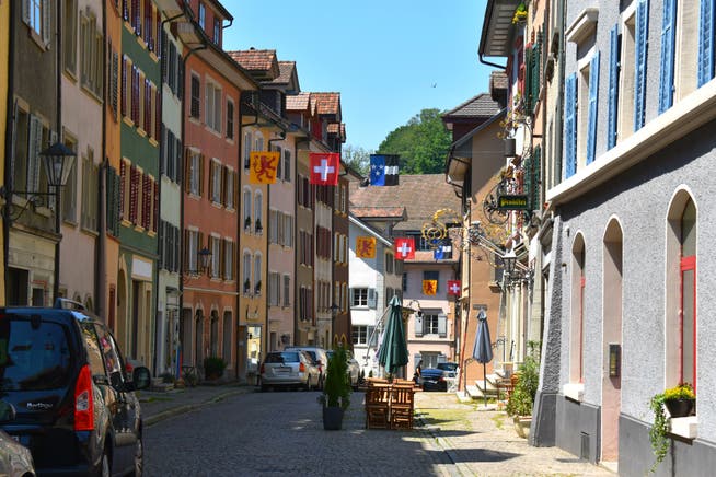 In der Altstadt von Laufenburg profitieren Wirte, die Gartenbeizen betreiben, auch dieses Jahr von einem Gebührenerlass.