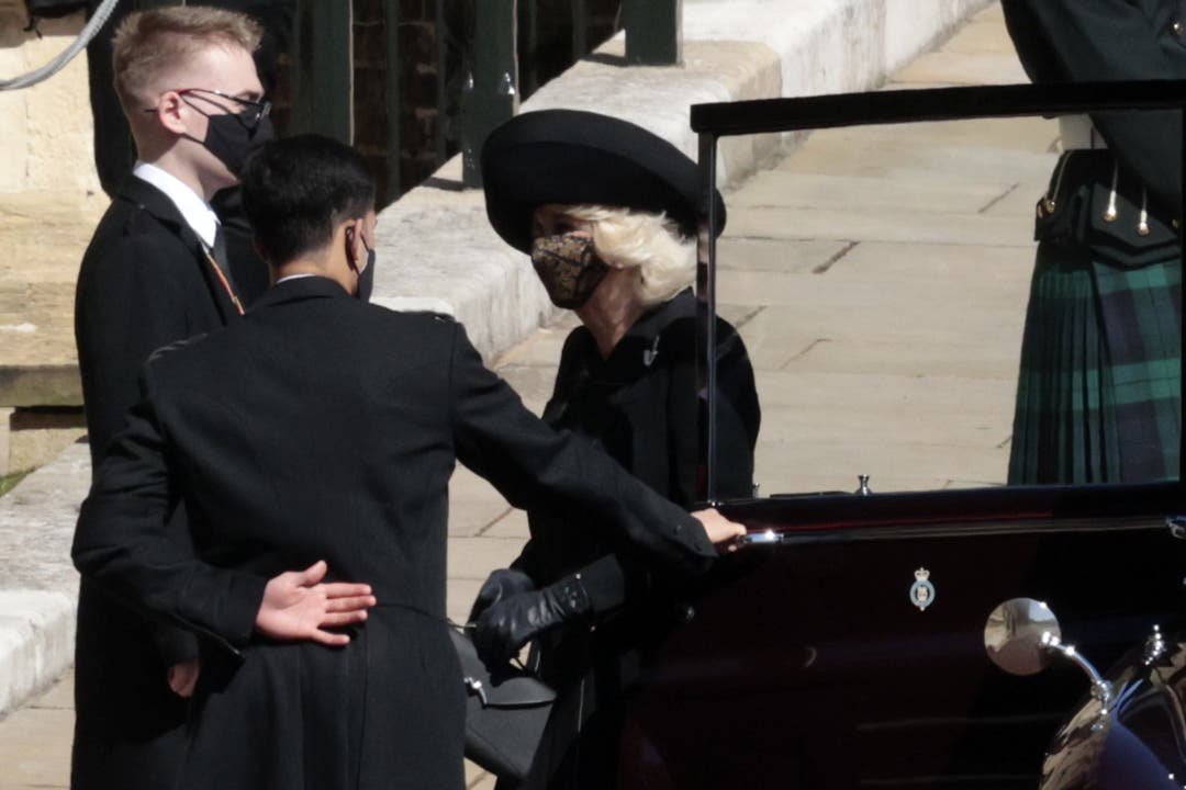 Charles Frau Camilla, Duchess of Cornwall, trifft vor der Trauerfeier ein.