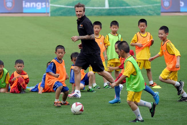 Fussballnachhilfe für China: David Beckham war 2013 auf einer einwöchigen Tour in China, um Werbung für Fussball zu machen. Gefruchtet hat es wenig.