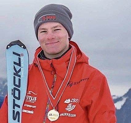 Nick Rickenbach triumphiert im Riesenslalom in Davos.