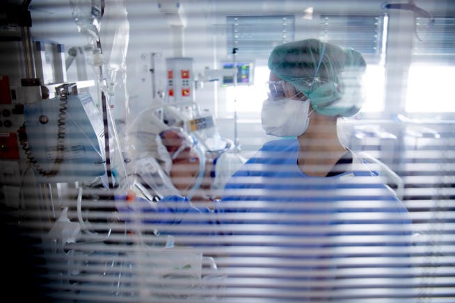 Blick in eine Intensivstation eines Schweizer Spitals