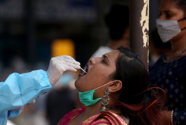In Indien gab es in den letzten Tagen sehr viele Neuansteckungen mit dem Coronavirus. Nun ist das Land neu auf der Risikoliste des Bundes. (Symbolbild)