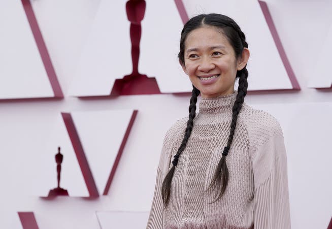 Chloé Zhao gewinnt als zweite Frau überhaupt den Regie-Oscar.