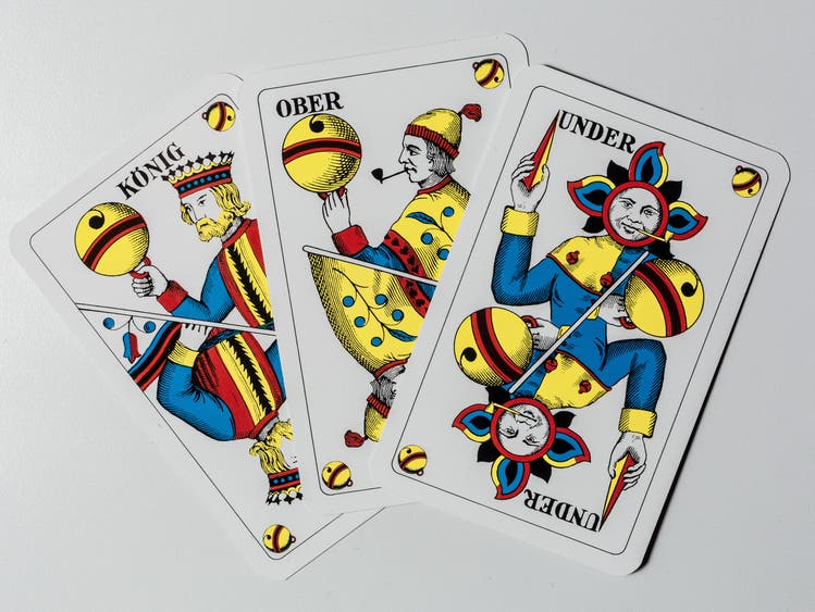 Kein Platz für Frauen: Auf den Jasskarten, mit denen in der Deutschschweiz gespielt wird, sind weibliche Figuren Fehlanzeige. 