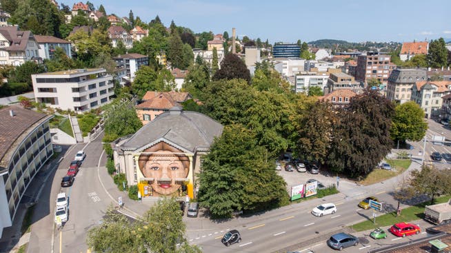 In den vergangenen Jahren hat der alte Tempel an der Böcklinstrasse 2 vor allem durch das Graffitti eines Frauengesichts von sich reden gemacht. Jetzt sind seine Tage gezählt.