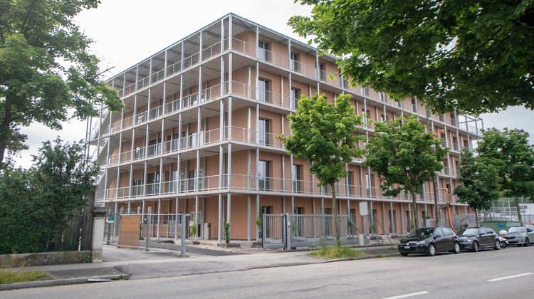 Bei einer Mitarbeitenden des Bundesayslzentrums Basel kam es laut SEM zu massiven Sachbeschädigungen. (Keystone)
