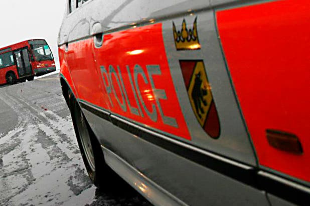 Im Berner Vorort Urtenen-Schönbühl hat die Kantonspolizei Bern eine Drogenkurierin im grösseren Stil festgenommen. (Symbolbild)