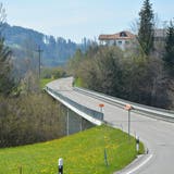 Die Letzibrücke zwischen Lütisburg und Ganterschwil wird voraussichtlich ab Ende Mai für den Schwerverkehr ab 18 Tonnen gesperrt. (Bild: Beat Lanzendorfer)