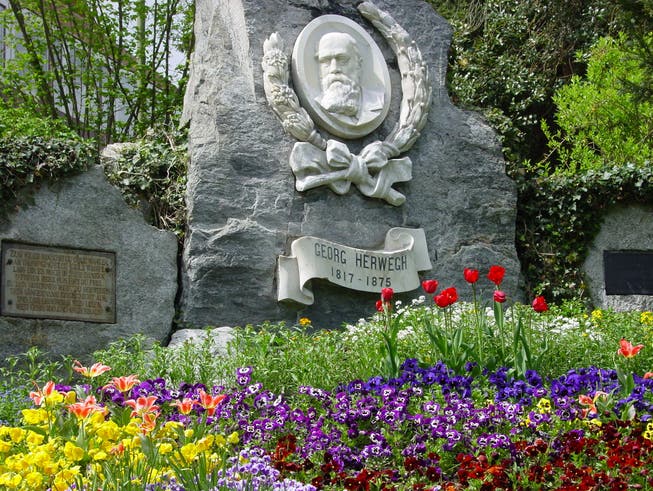 Seit 1904 erinnert in Liestal ein von Arbeiterorganisationen gestiftetes Denkmal an den Dichter Georg Herwegh (1817–1875).