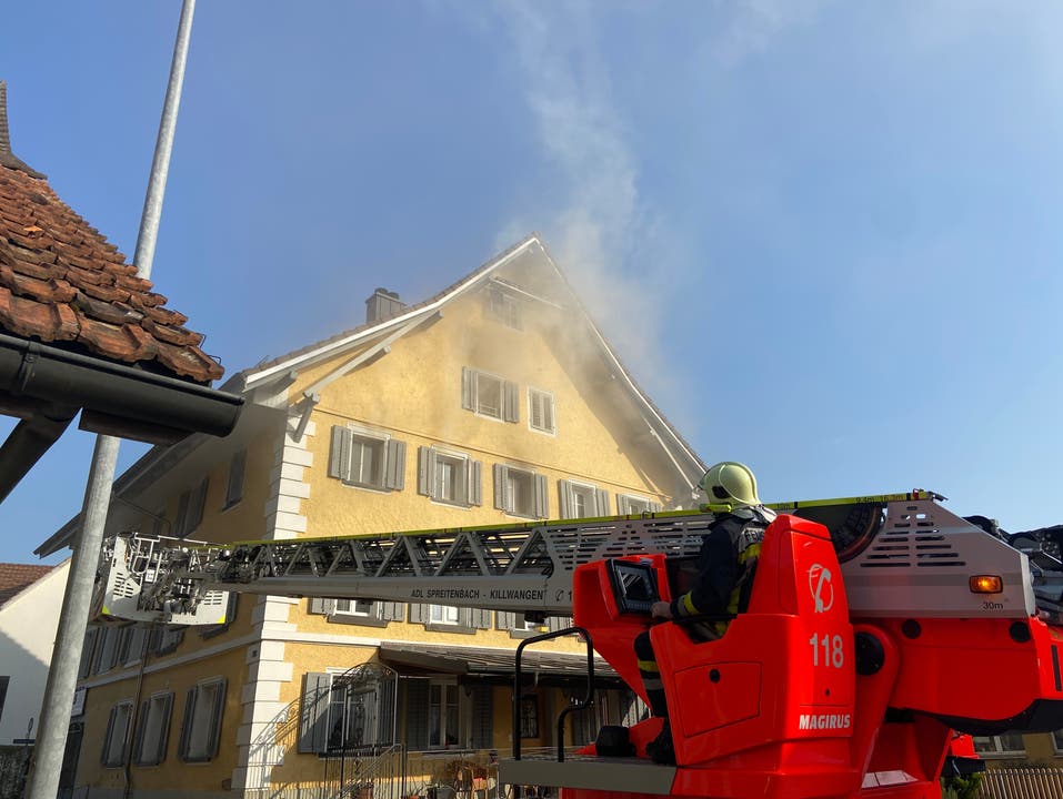 Spreitenbach AG, 3. April: Der Akku eines E-Scooters verursachte einen Wohnungsbrand.