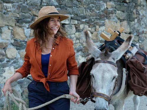Trekking mit Esel Patrick: Die Komödie «Antoinette dans les Cévennes» mit Hauptdarstellerin Laure Calamy ist im Mai im Kinok zu sehen.