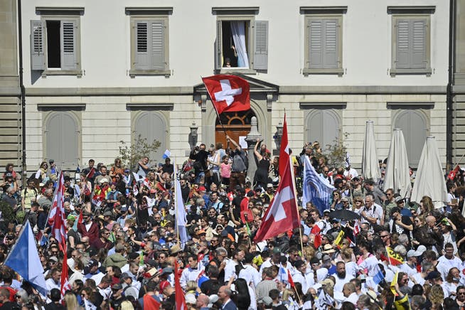 Demonstration gegen Coronamassnahmen, am Samstag, 24. April 2021, in Rapperswil: Ohne Bewilligung und ohne Masken.