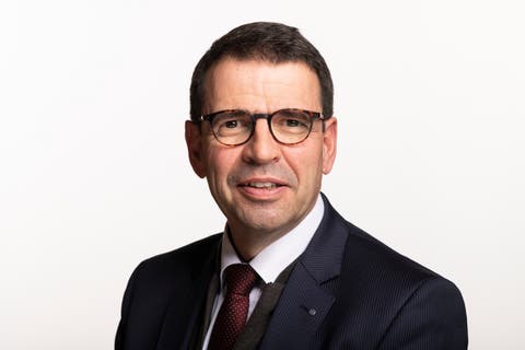 Matthias Samuel Jauslin, Nationalrat FDP. Er setzt sich für das CO2-Gesetz und für die Trinkwasser-Initiative ein.