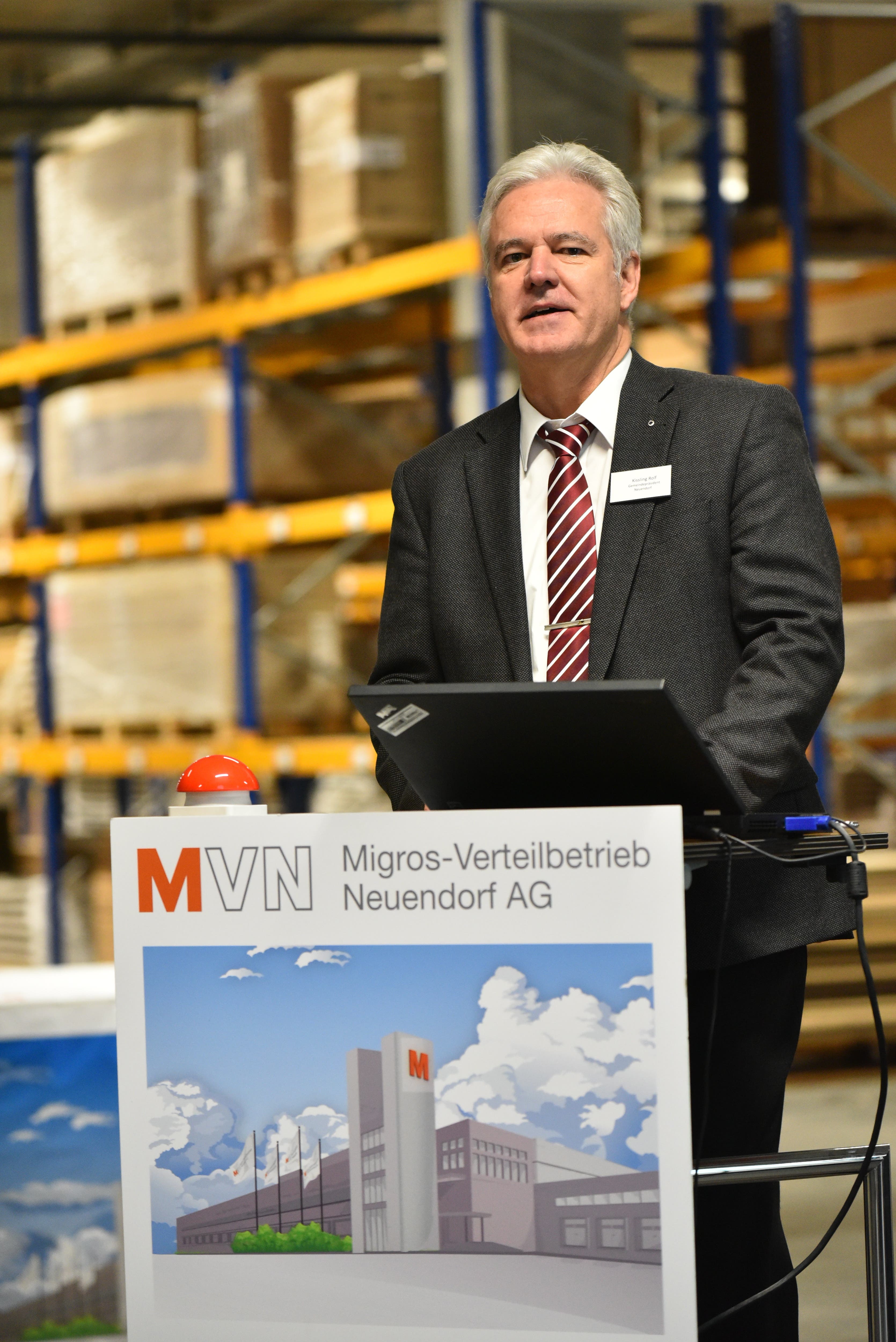 Rolf Kissling während der Einweihung des neuen Logistikcenters der Migros-Verteilbetrieb Neuendorf AG im Jahr 2015.