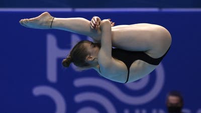 Michelle Heimberg springt an der Wassersprung-EM in Budapest vom 1-Meter-Brett zur Silbermedaille. (Tamas Kovacs/EPA)