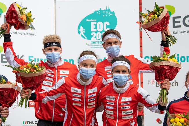 Die Schweizer Sprint-Staffel: Joey Hadorn, Simona Aebersold, Matthais Kyburz und Elena Roos von links nach rechts.