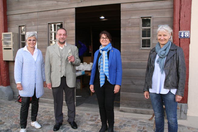 Judith Schenk, Raja Dibeh, Rita Müller und Monika Hüsser-Bäumlin (v.l.l) stellen zur zweiten «Regiokultart» in der Laufenburger Kultschüür aus.