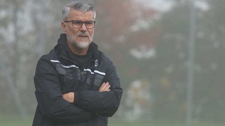 Steht eine weitere Saison beim FC Urdorf an der Seitenlinie: Trainer Dragan Filipovic. (Ruedi Burkart)