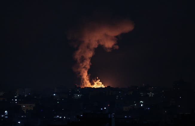 Israel intensiviert die Angriffe im Gazastreifen.
