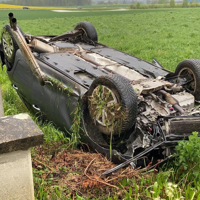 Ein 26-Jähriger verlor in Dintikon die Herrschaft über den Wagen.