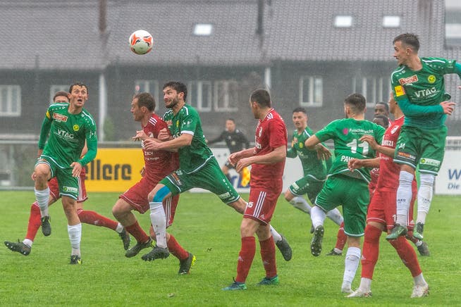 Die Spieler des SC Brühl und des FC Bavois schenkten sich am Samstag im Paul-Grüninger-Stadion nichts, die Romands waren aber erheblich besser im Ummünzen ihrer Chancen in Tore.