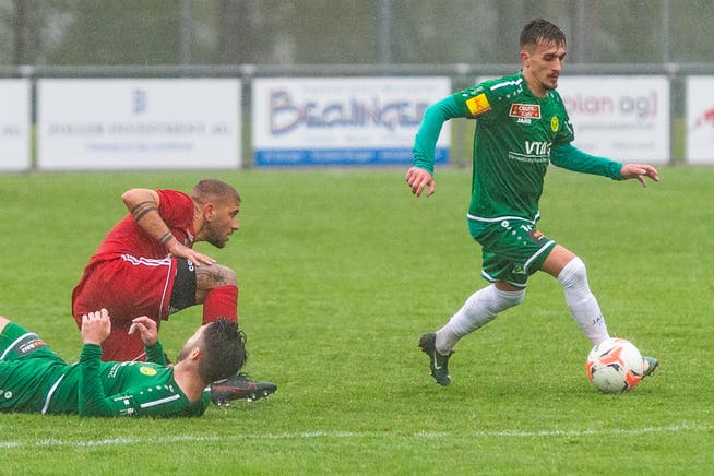 Fussball im Regen: Das Wetter spielte bei der Begegnung des SC Brühl und des FC Bavois am Samstag nicht wirklich mit.