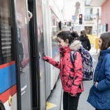 Kinder wünschen sich vergünstigte oder Gratis-ÖV-Tickets. (Bild: Manuela Jans-Koch (Luzern, 18. März 2021))