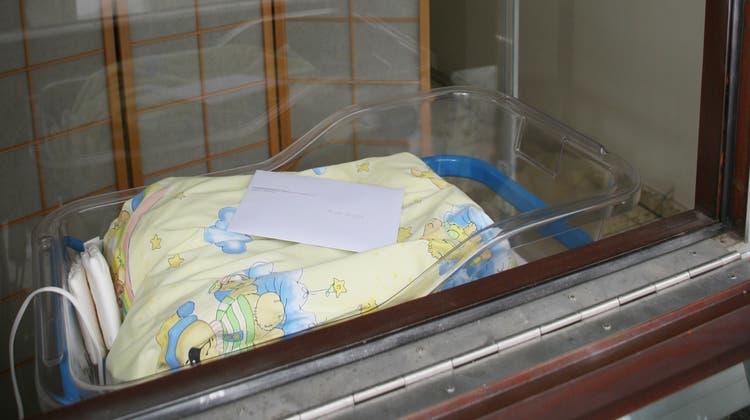Das Babyfenster im Regionalspital Einsiedeln. (Bild: Manuela Jans-Koch (26. Januar 2010))