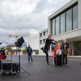 Filmdreh mit dem Duo Lapsus vor dem Neubau Derendingen Mitte