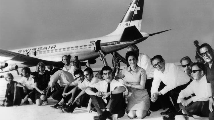 Im September 1970 entführten palästinensische Terroristen einen Swissair-Flieger und leiteten das Flugzeug auf den abgelegenen Militärflugplatz Dawson's Field um. (Keystone)
