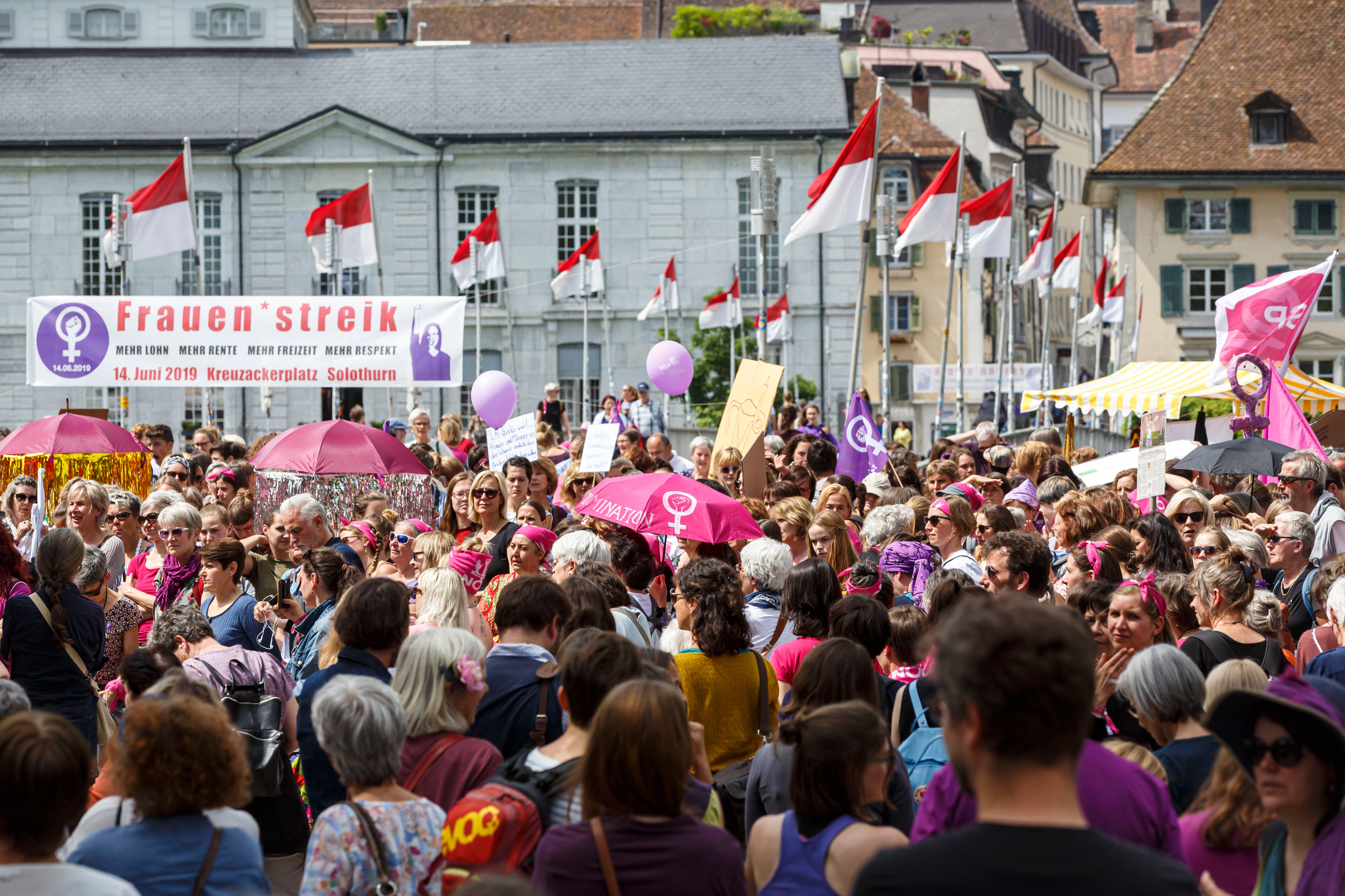 Zwei Jahre Nach Frauenstreik - Feministisches Kollektiv Ruft Zum Streik ...