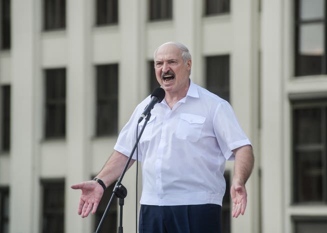 Versucht, sich mit wirren Behauptungen zu rechtfertigen: der weissrussische Machthaber Alexander Lukaschenko.