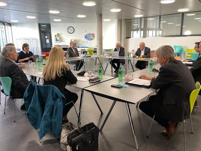 Masken auf dem Tisch: Landammann-Stammtisch mit Stephan Attiger und Vertretern von Gastronomie, Hotellerie und Tourismus im Aargau.