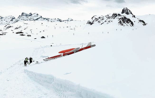 Der Tiger-Kampfjet im Schnee – ein Aviatikexperte schliesst auf einen unkontrollierten Absturz.