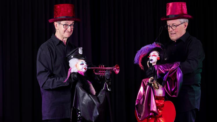 Burlesquer Brecht: Das erwachsene Puppentheater kehrt mit Glamour und Witz zurück auf die Bühne