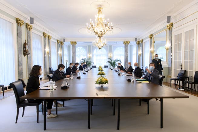 Die Fraktions- und Parteichefs der Regierungsparteien tauschen sich an den Von-Wattenwyl-Gesprächen mit dem Bundesrat aus (7. Mai 2021).